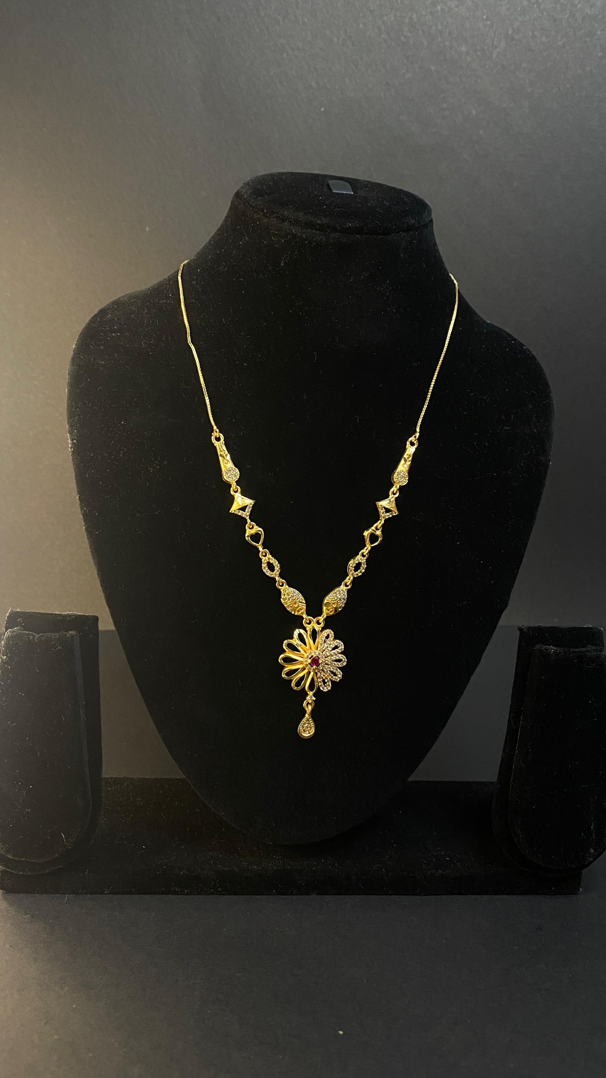 gold plated  flower necklace