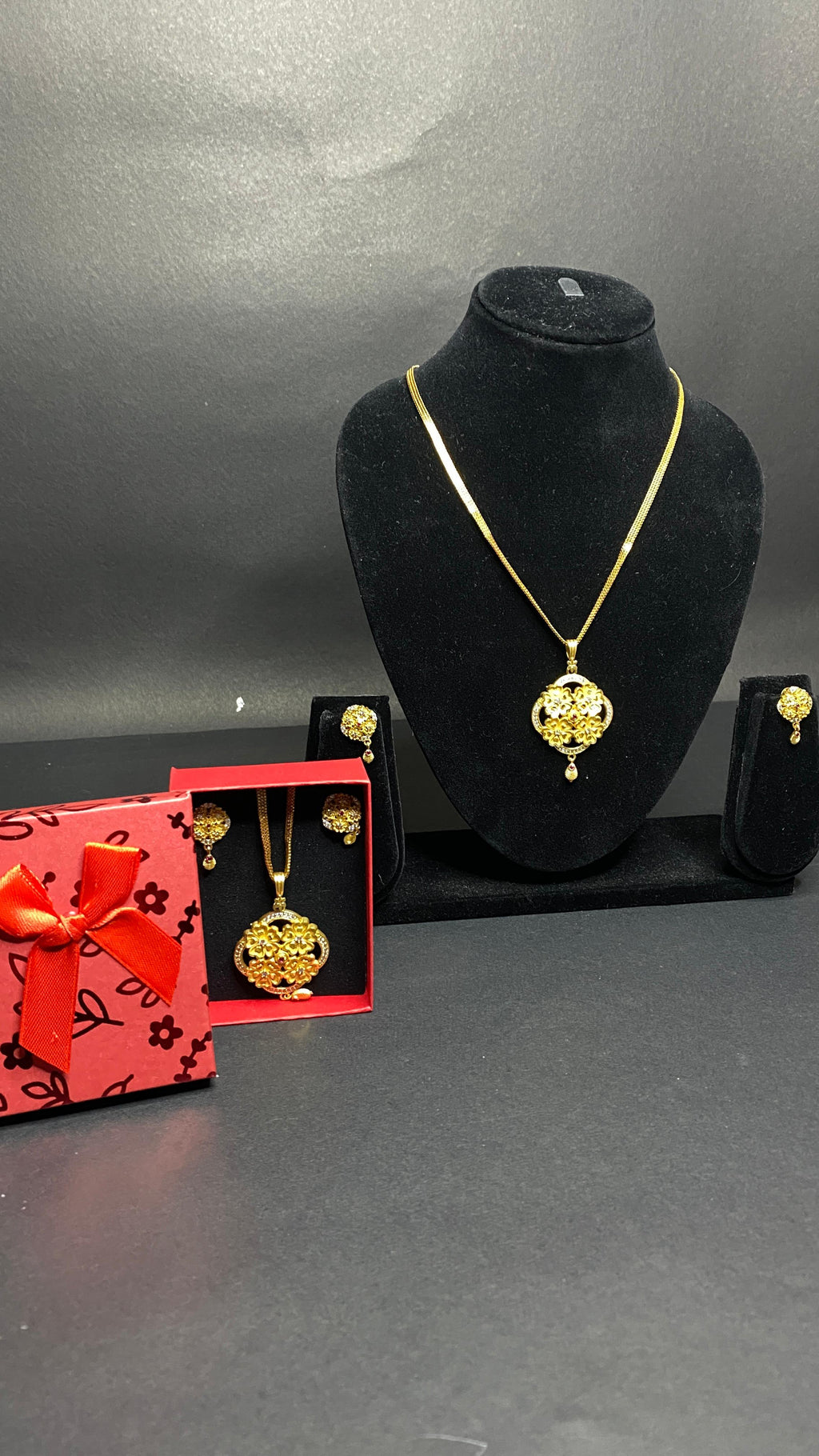 gold plated pendant set